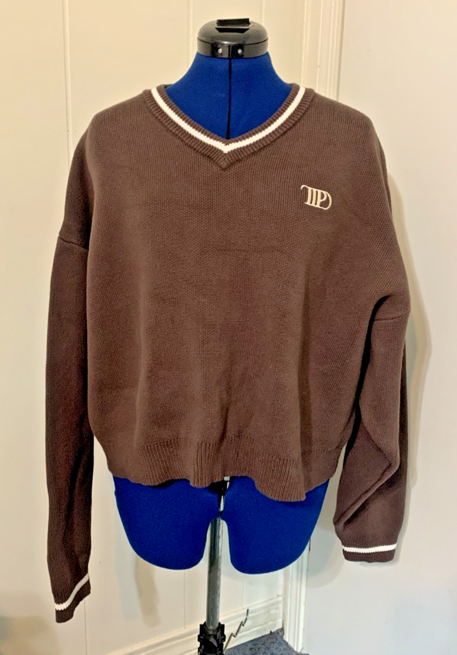 The Tortured Poets Department Taylor Swift Brown Sweater XL V Neck Chunky Knit